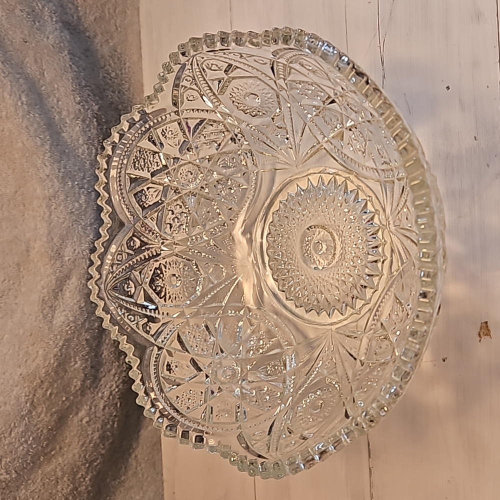 Vintage saw tooth glass bowl